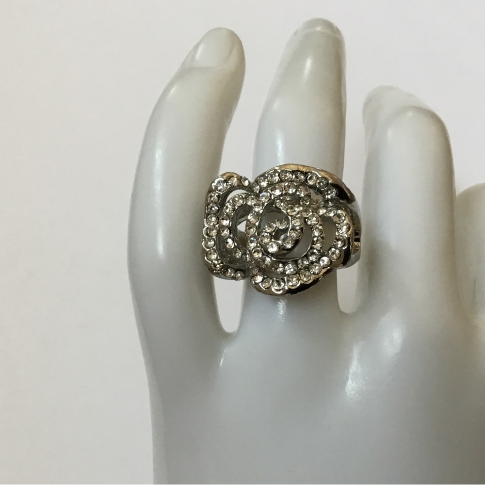 ✅ 2/$10 ✅ High Quality Genuine Crystal Silver Ring Alloy, Silver Crystal - Picture 2 of 8